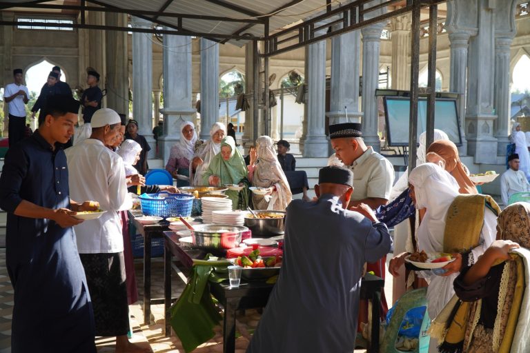 Kitabisa dan ASAR Humanity Hadirkan Kenduri Lebaran untuk Warga Masjid Pante Baro